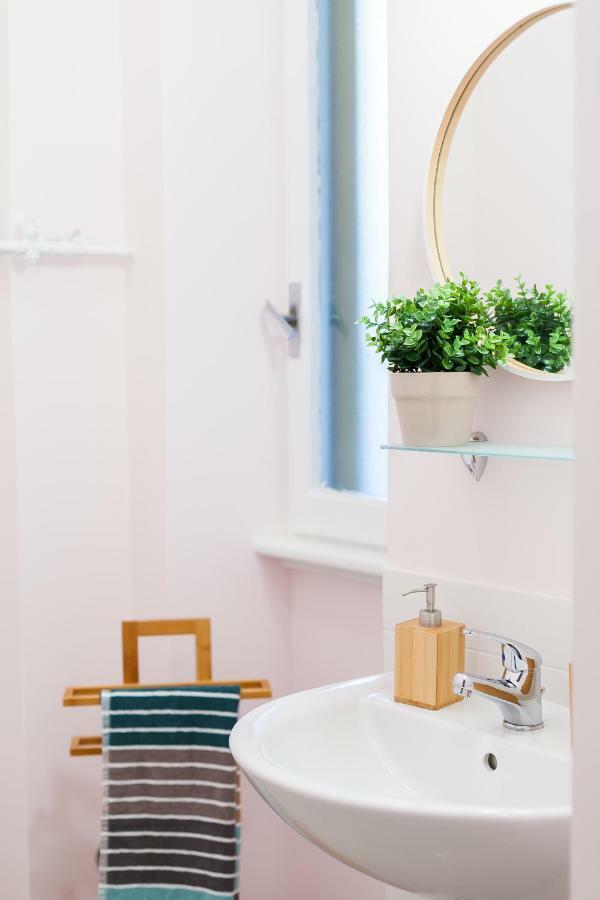 Bed and Breakfast Vino E Vinili Roma Esterno foto