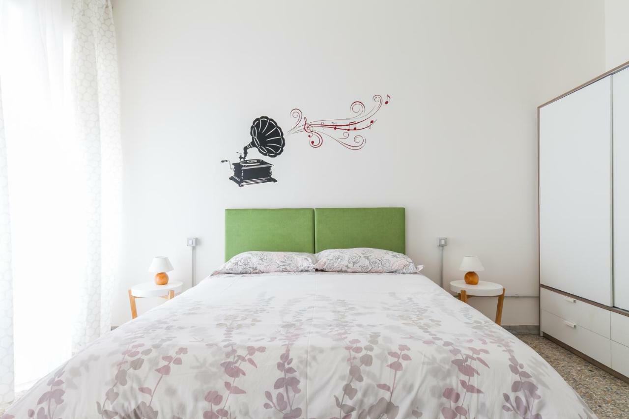 Bed and Breakfast Vino E Vinili Roma Esterno foto