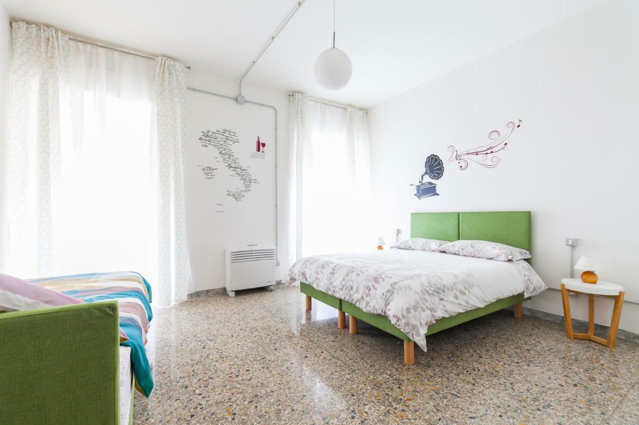 Bed and Breakfast Vino E Vinili Roma Esterno foto